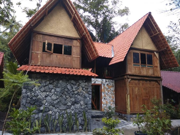 082158619702 Sahrul menyewakan villa